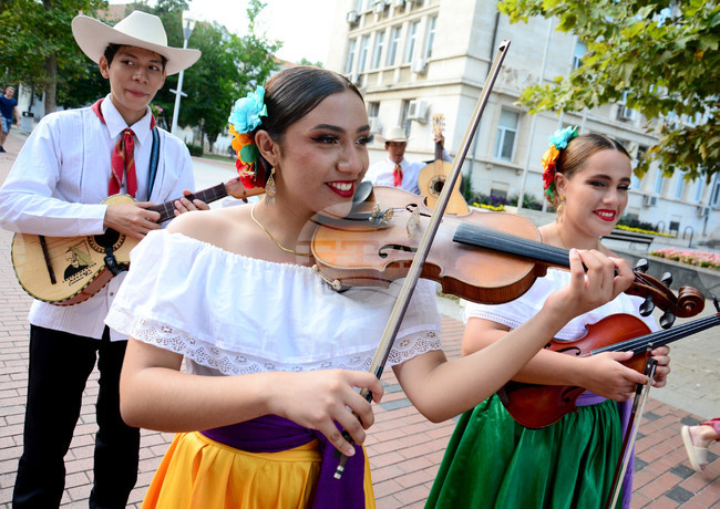 Варна - Международен фолклорен фестивал „Варненско лято“
