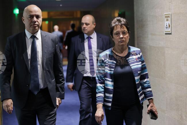 Народно събрание - кулоари - "БСП за България" - брифинг