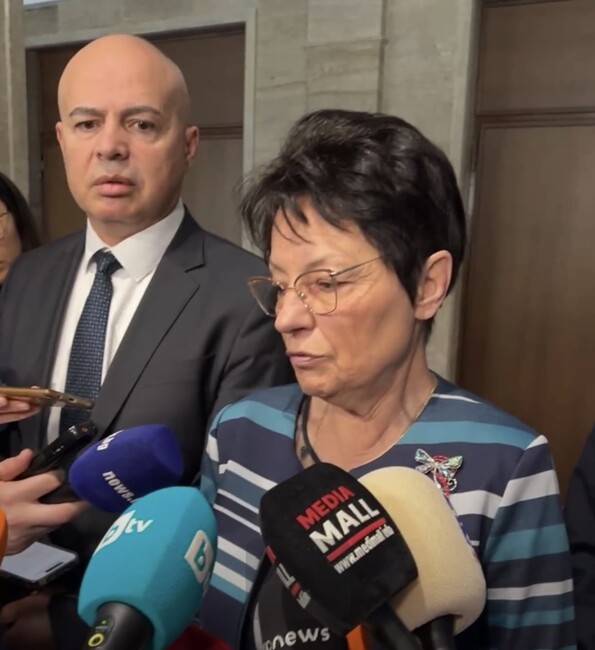 Ирена Анастасова: От БСП оценяваме високо дейността на патриарх Неофит. Бог да го прости