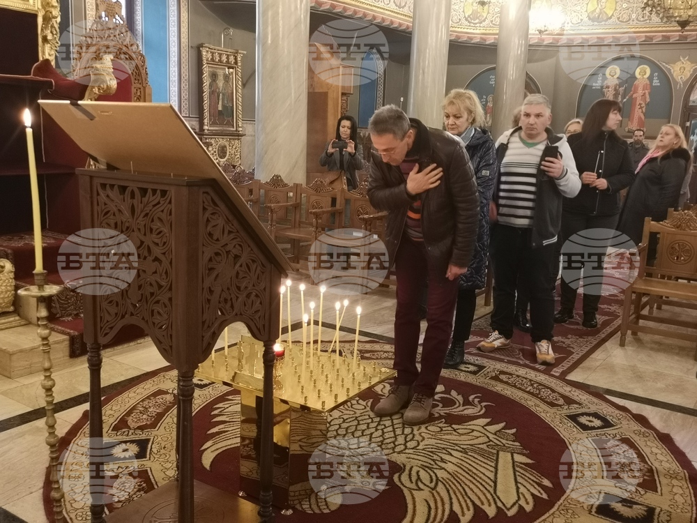 Пловдив - храм „Света Марина“ - патриарх Неофит - заупокойна молитва