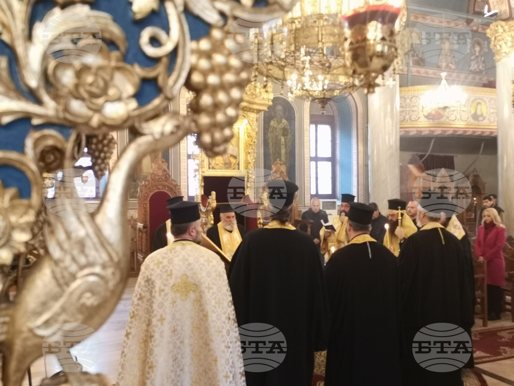 Пловдив - храм „Света Марина“ - патриарх Неофит - заупокойна молитва