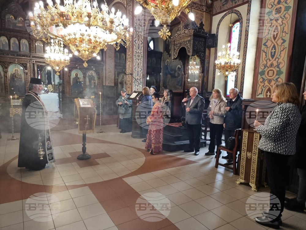 Кърджали - храм „Св. Георги Победоносец” - патриарх Неофит - заупокойна панихида