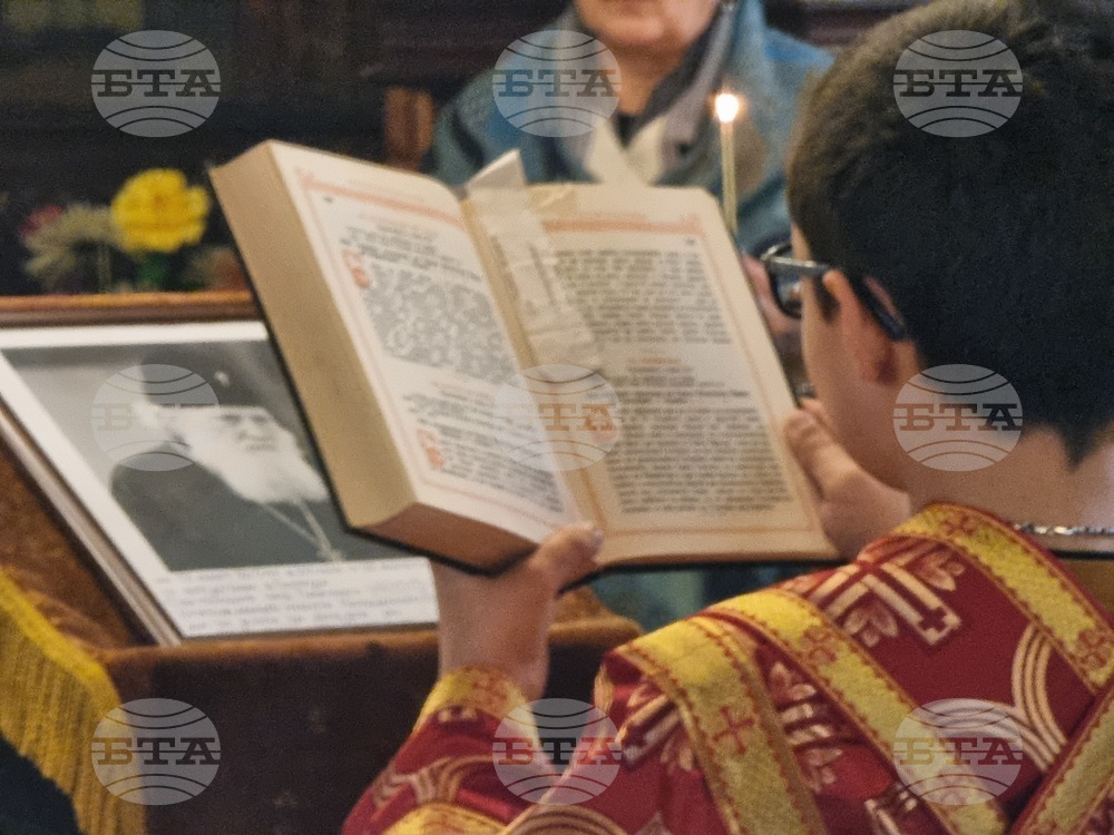 Кърджали - храм „Св. Георги Победоносец” - патриарх Неофит - заупокойна панихида