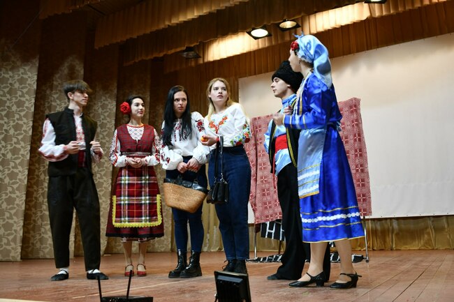 В Болградската община се състоя премиера на пиесата „Добре дошли у дома“ на театралното студио „Онгъл“