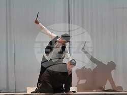 Снимка: Драматичен театър – Ловеч