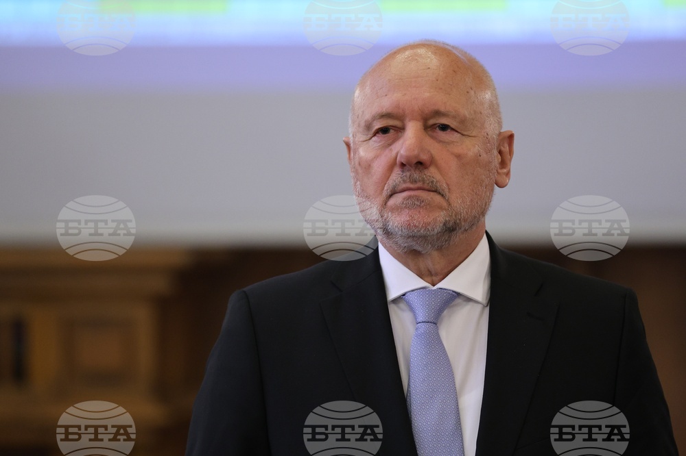Outgoing Defence Minister: Next Caretaker Minister Should Continue Rapid Development of Capabilities