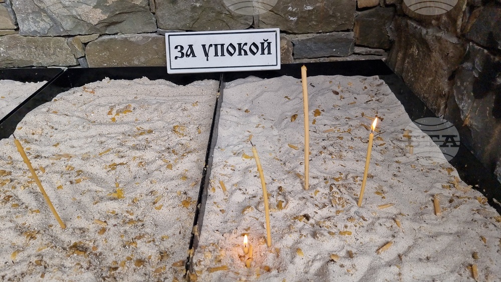 Безплатен транспорт до гробищния парк на Черешова задушница ще има в Ловеч и Луковит