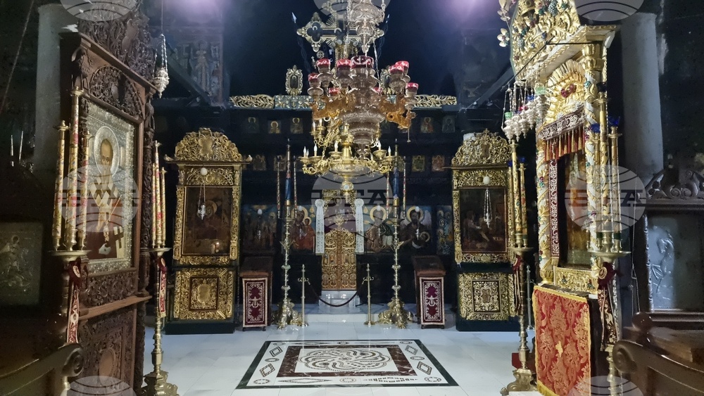 Троянски манастир - патриарх - заупокойна - света литургия