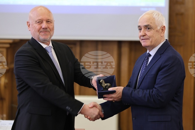 Министерство на отбраната - Тодор Тагарев - награждаване