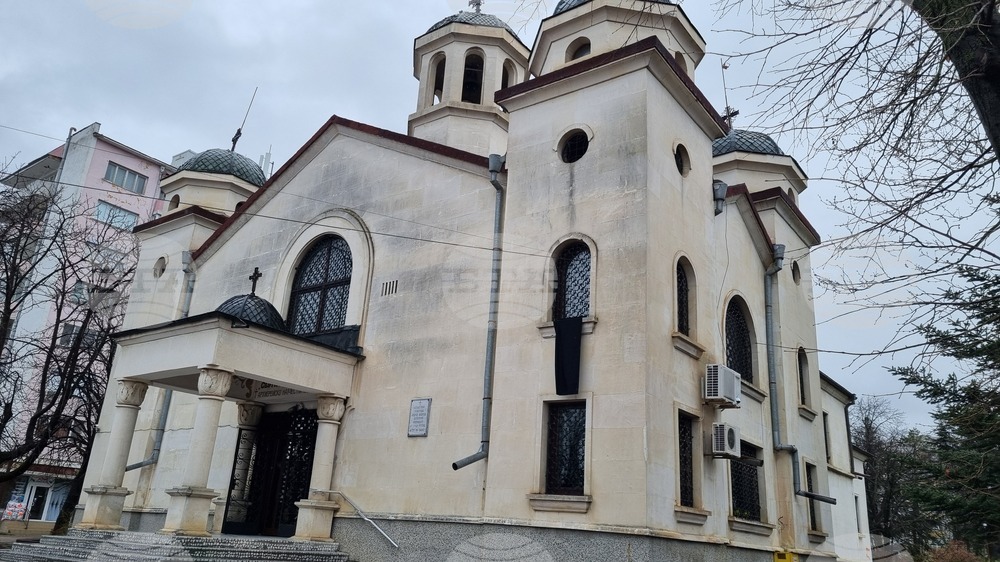  Търговище - храм - траурно знаме