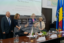 Румъния - кръгла маса - Румъния и България - една година стратегическо партньорство