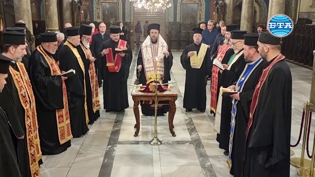 Русе тъжи за патриарх Неофит