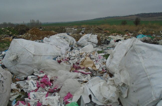 Община Шумен санкционира фирма замърсител на общински терен