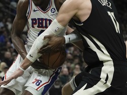 76ers Bucks Basketball