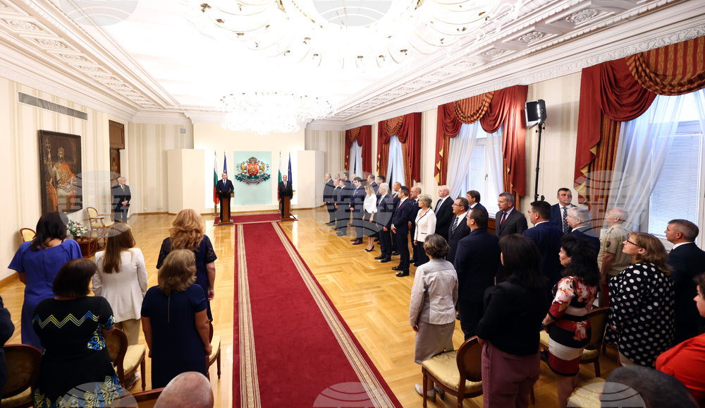 Румен Радев - служебно правителство