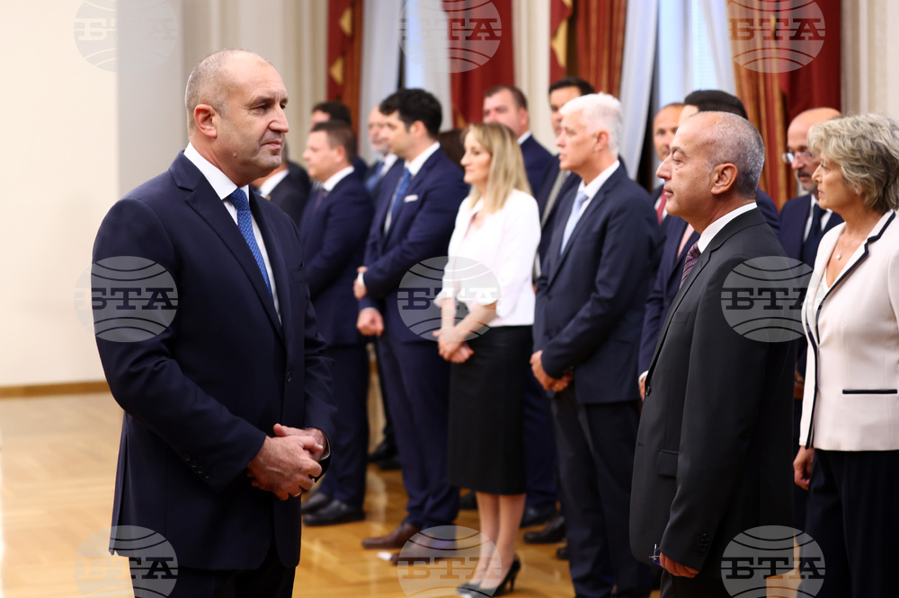 Румен Радев - служебно правителство