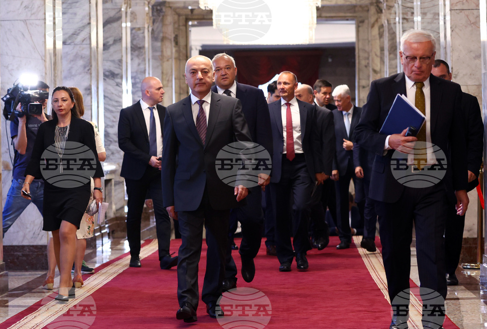 Президент - служебно правителство