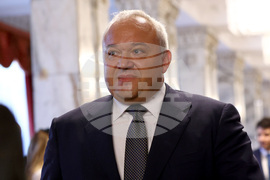 Президент - служебно правителство