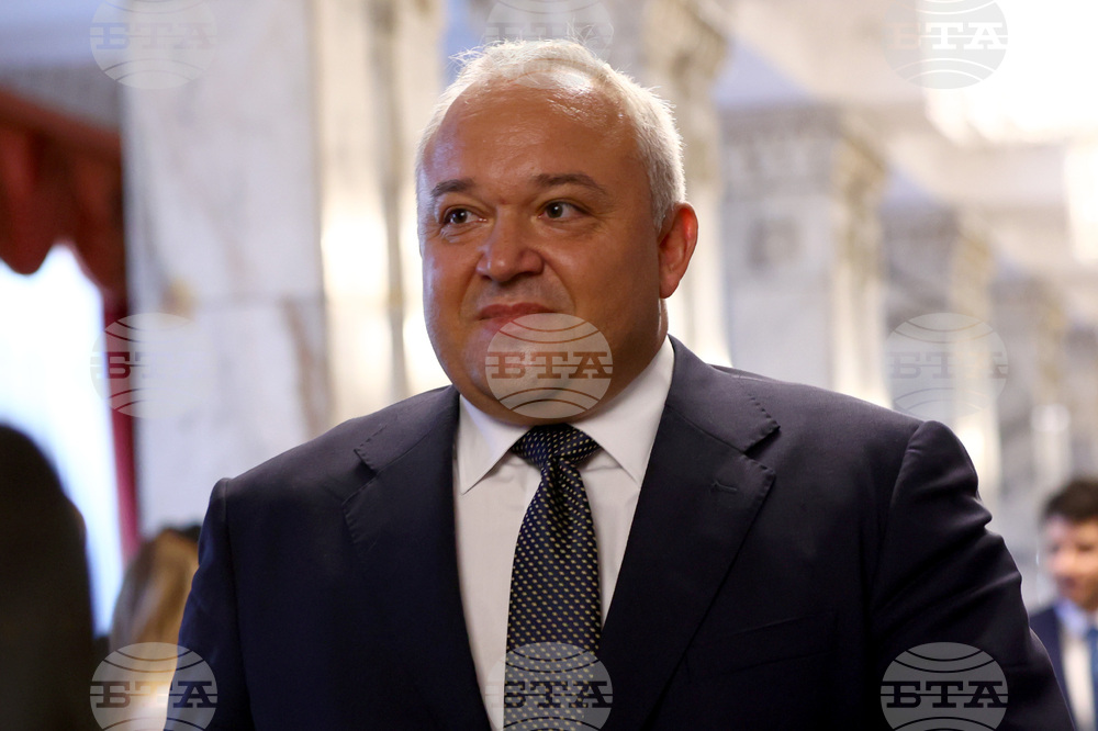 Президент - служебно правителство