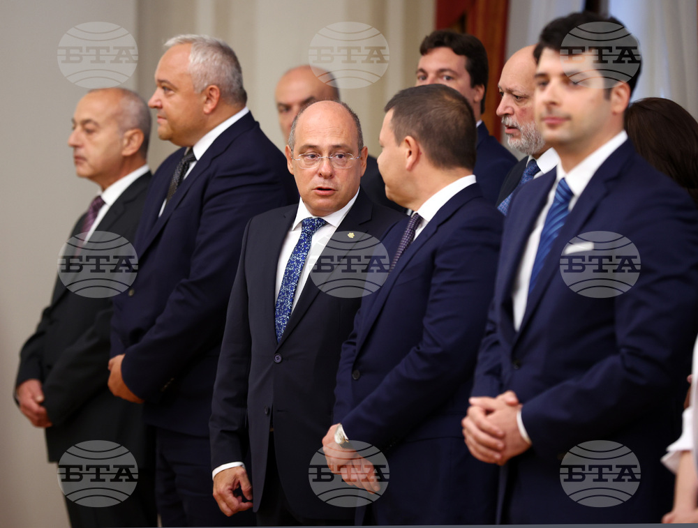 Президент - служебно правителство