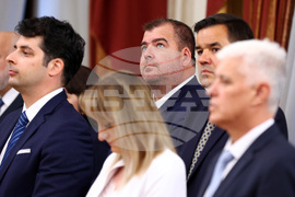 Президент - служебно правителство