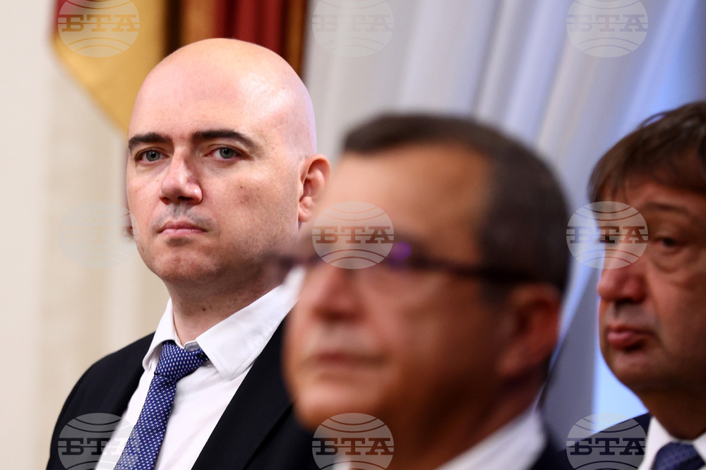 Президент - служебно правителство