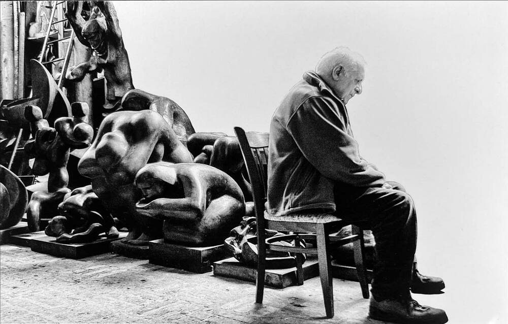 Son of Sculptor Velichko Minekov Donates Father’s First Sculpture to Hometown, It Names Street in His Honour