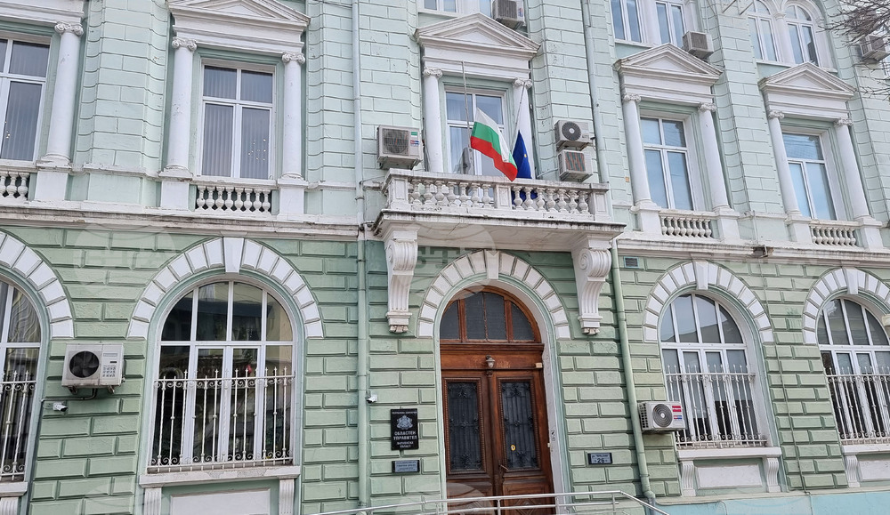Варна - траур - знамена
