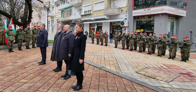 Посланикът на Унгария у нас Миклош Борош изказа благодарности за постоянните усилия на общността в Шумен да бъде пазена паметта за Лайош Кошут