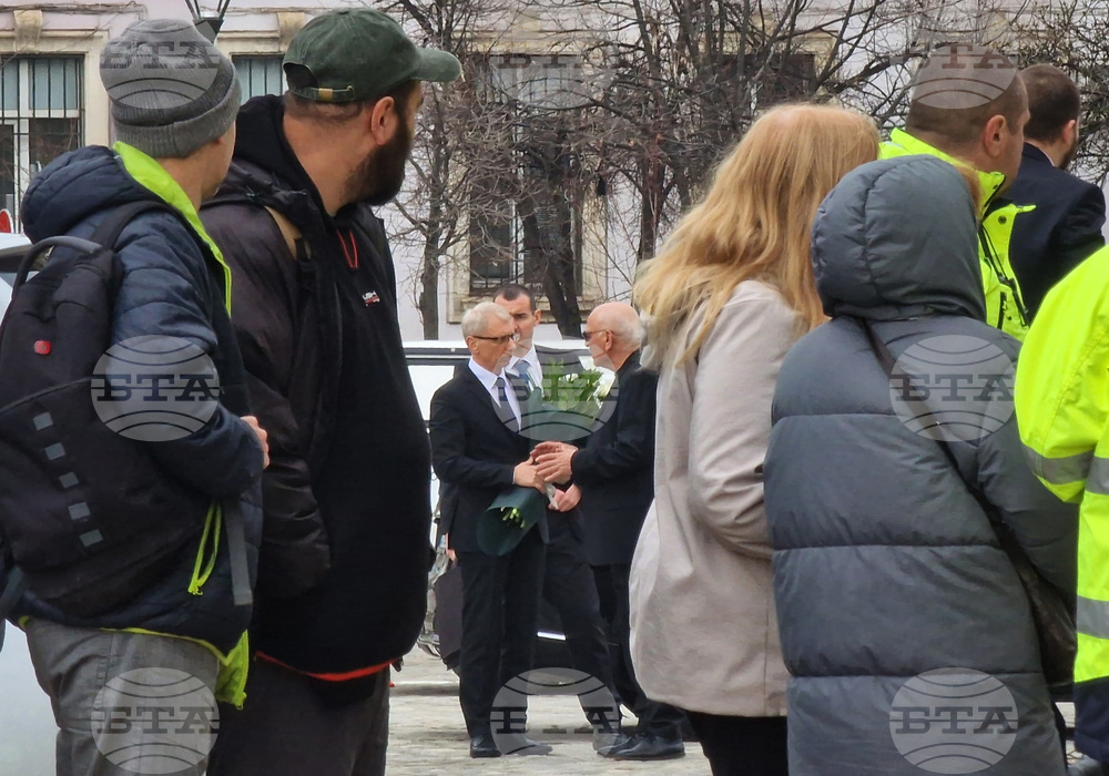 Катедрала „Св. Александър Невски“ - патриарх - поклонение