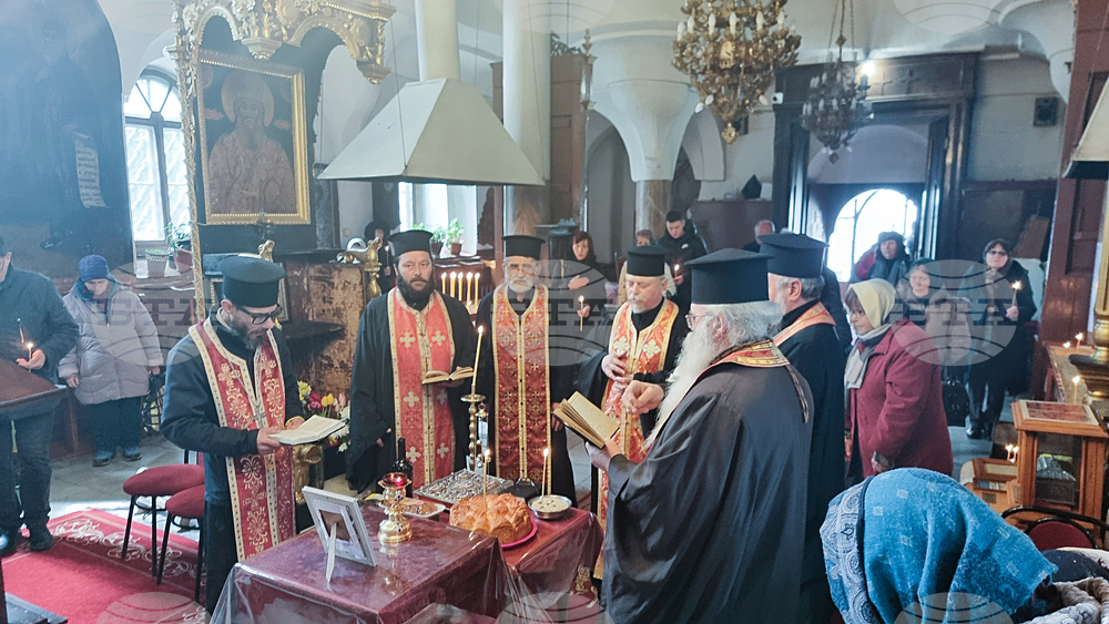 Добрич - панихида в памет на патриарх Неофит