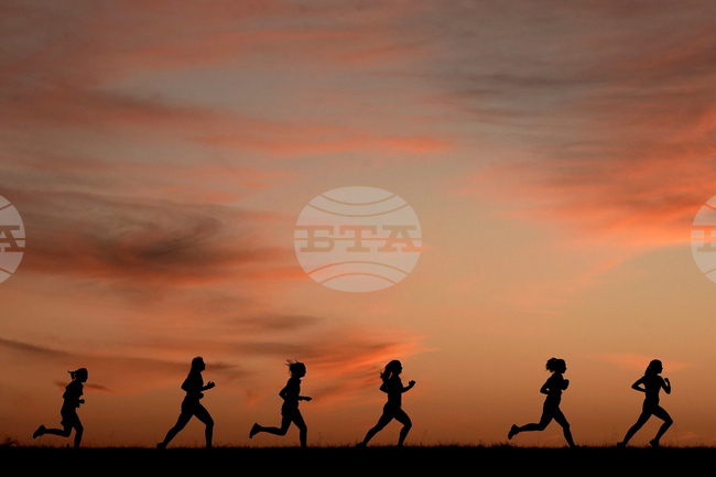 Физическата активност е свързана с по-нисък риск от деменция, тревожност, нарушения на съня, установи проучване