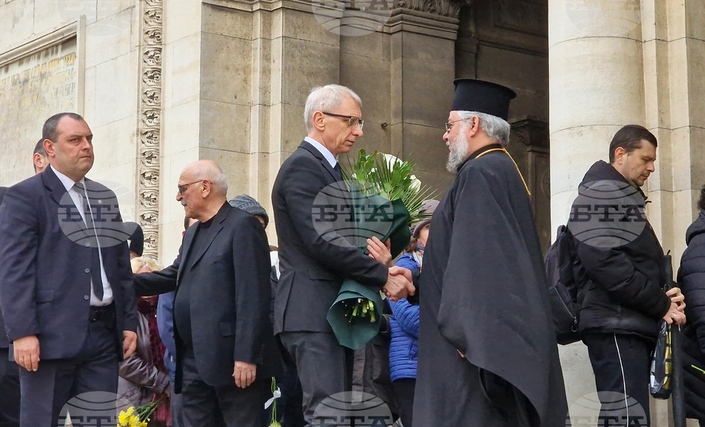 Bulgarians Pay Last Respects to Bulgarian Patriarch Neophyte