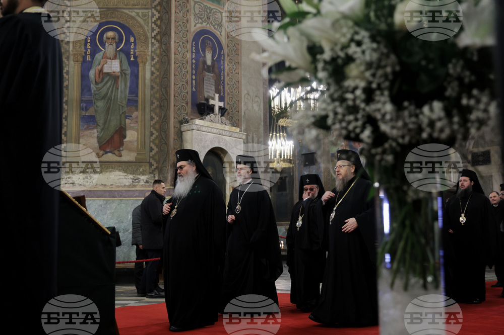 Bulgarians Pay Last Respects to Bulgarian Patriarch Neophyte