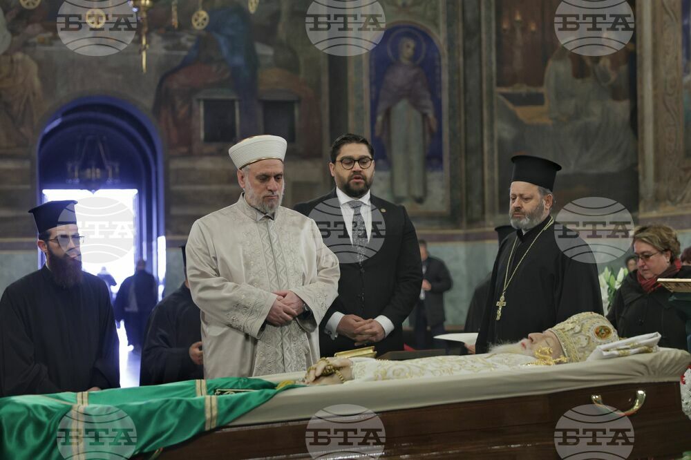 Bulgarians Pay Last Respects to Bulgarian Patriarch Neophyte