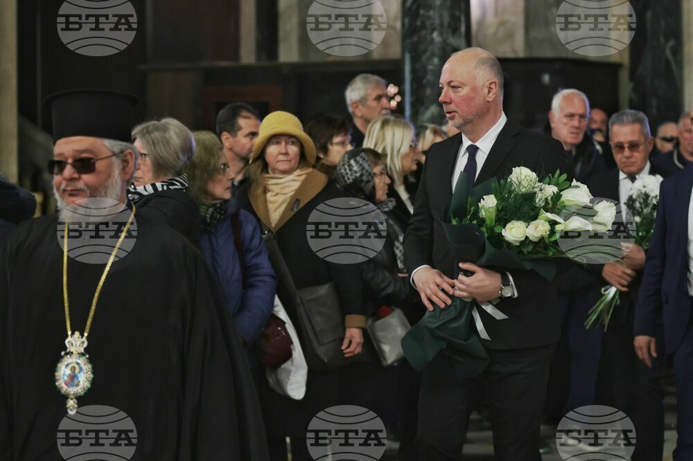 Bulgarians Pay Last Respects to Bulgarian Patriarch Neophyte