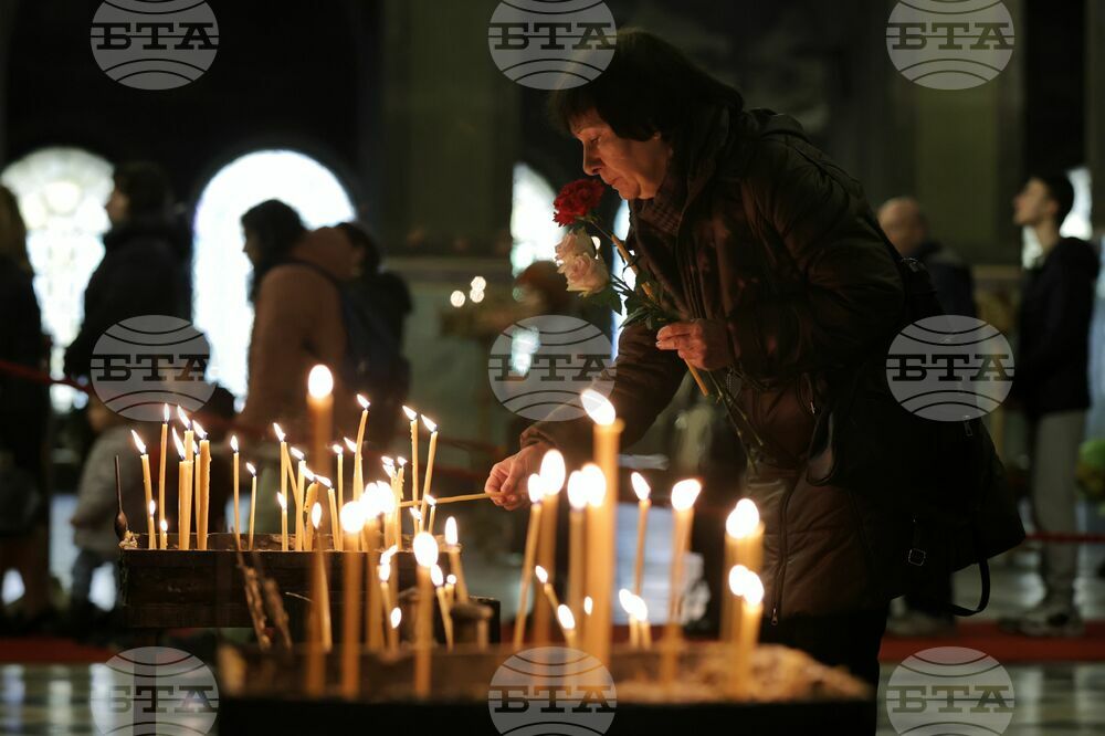 Bulgarians Pay Last Respects to Bulgarian Patriarch Neophyte