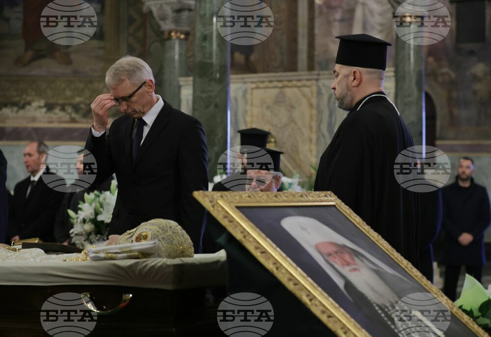 Bulgarians Pay Last Respects to Bulgarian Patriarch Neophyte