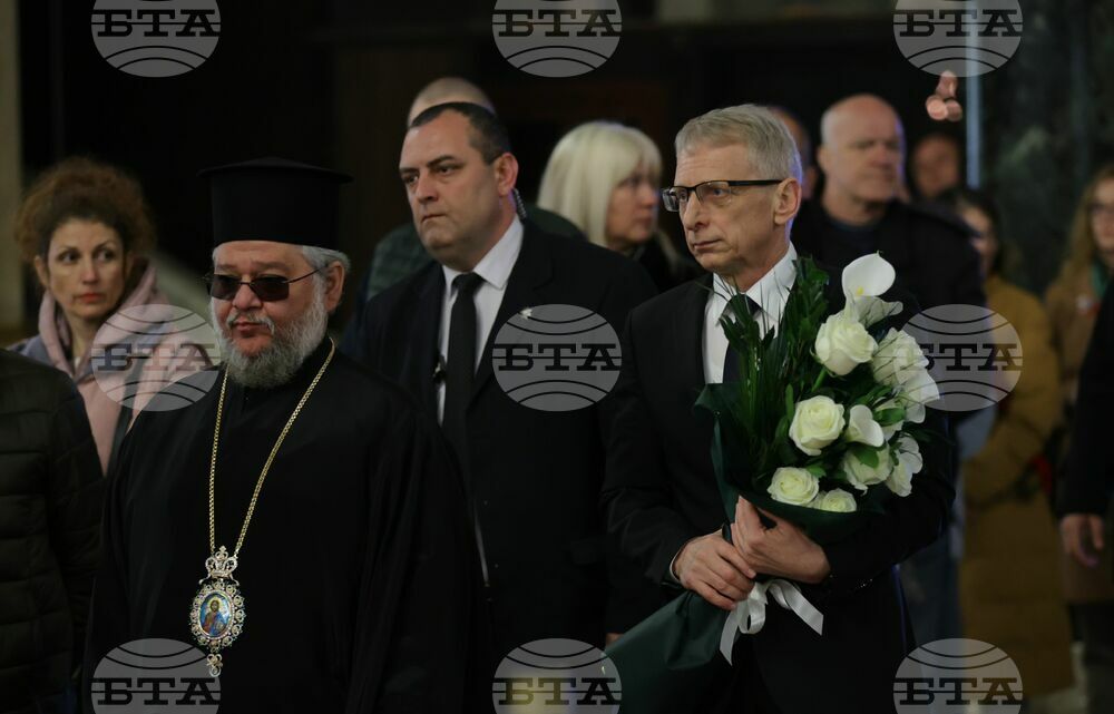 Bulgarians Pay Last Respects to Bulgarian Patriarch Neophyte
