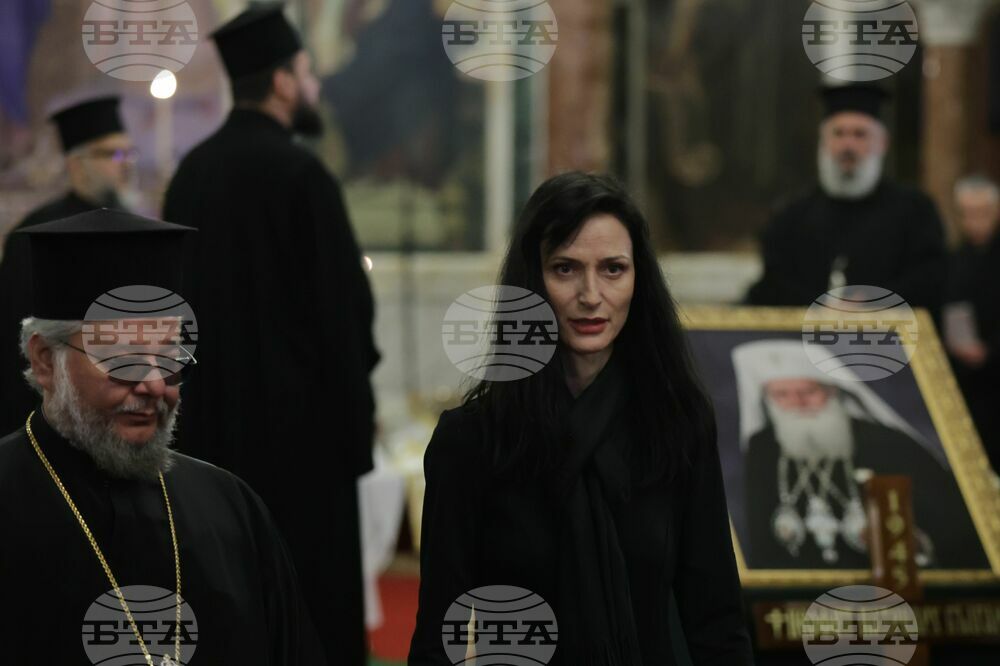 Bulgarians Pay Last Respects to Bulgarian Patriarch Neophyte