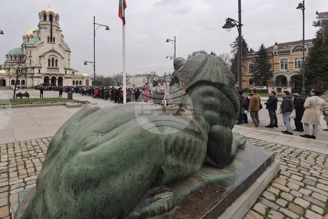 Катедрала „Св. Александър Невски“ - патриарх - поклонение