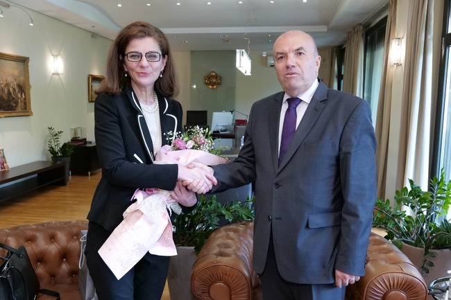 В Министерството на външните работи се състоя церемония по предаването и приемането на поста между Теодора Генчовска и Николай Милков