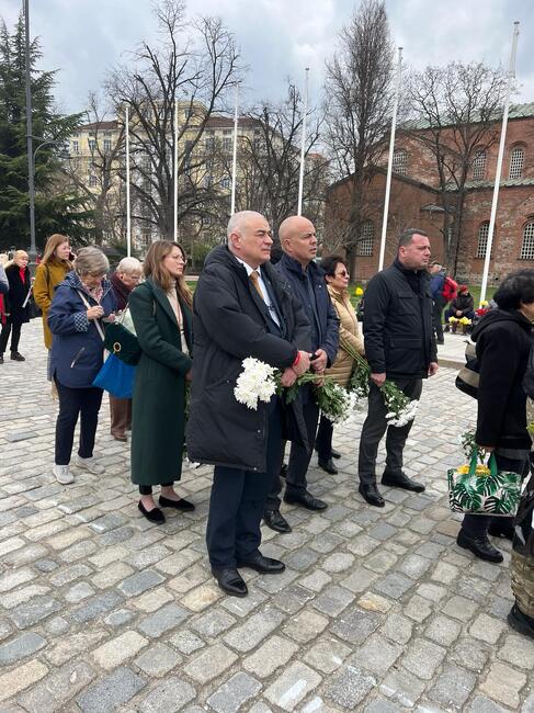 БСП се поклони пред тленните останки на патриарх Неофит