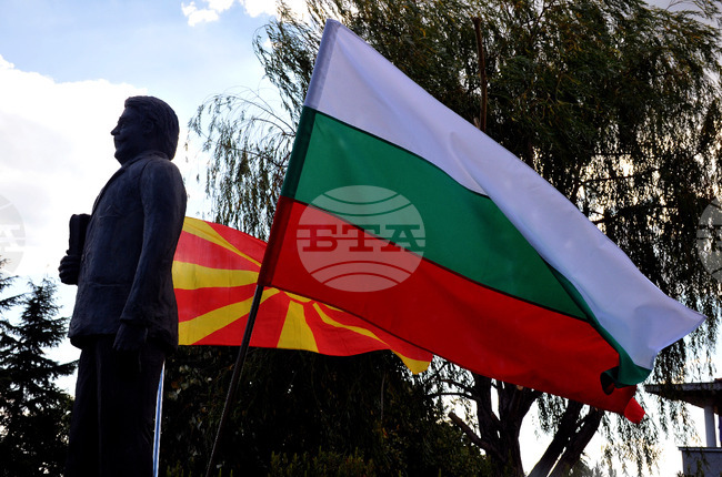 Поморие - Гоце Делчев - паметник