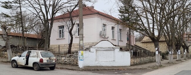 Избирателната активност в с. Върбак към 12:30 часа е над 39 процента