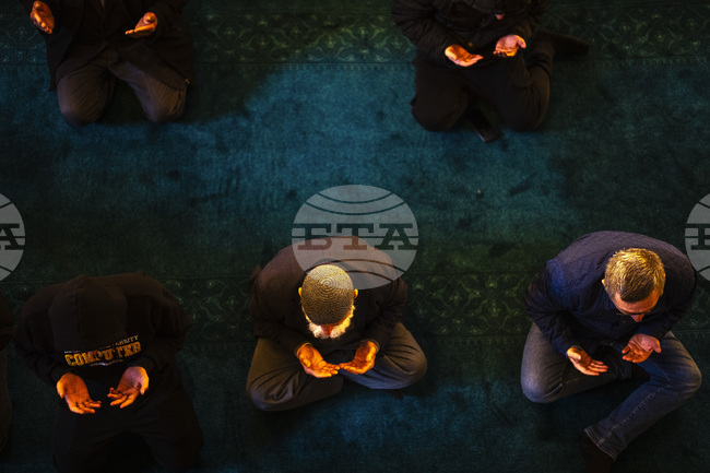 Турският медиен регулатор санкционира популярен сериал, след като Ердоган се възмути, че уронва честта на вярващите мюсюлмани