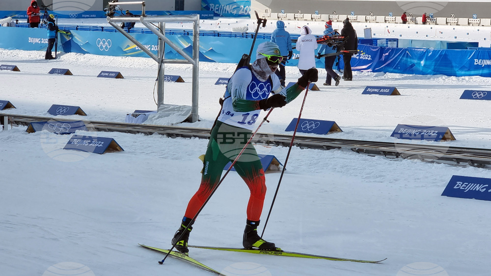 Антон Синапов и Мария Здравкова завършиха 17-и в единичната смесена щафета от Световната купа по биатлон в Йостерзунд
