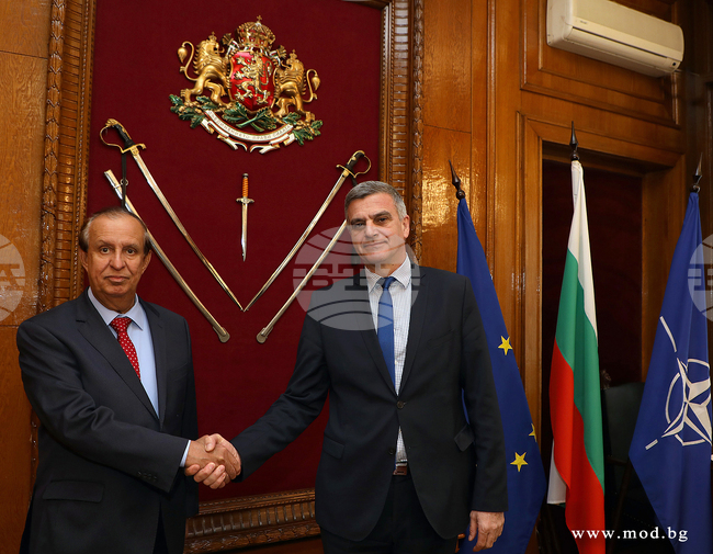 Стефан Янев - Султан Алнуайми - среща