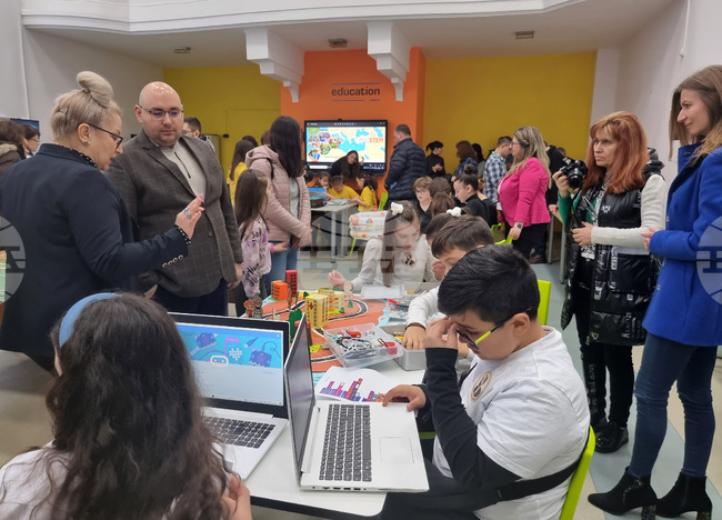 Разград - роботика - състезание