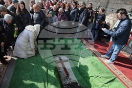 Храм "Св. Неделя" - Патриарх Неофит - погребение